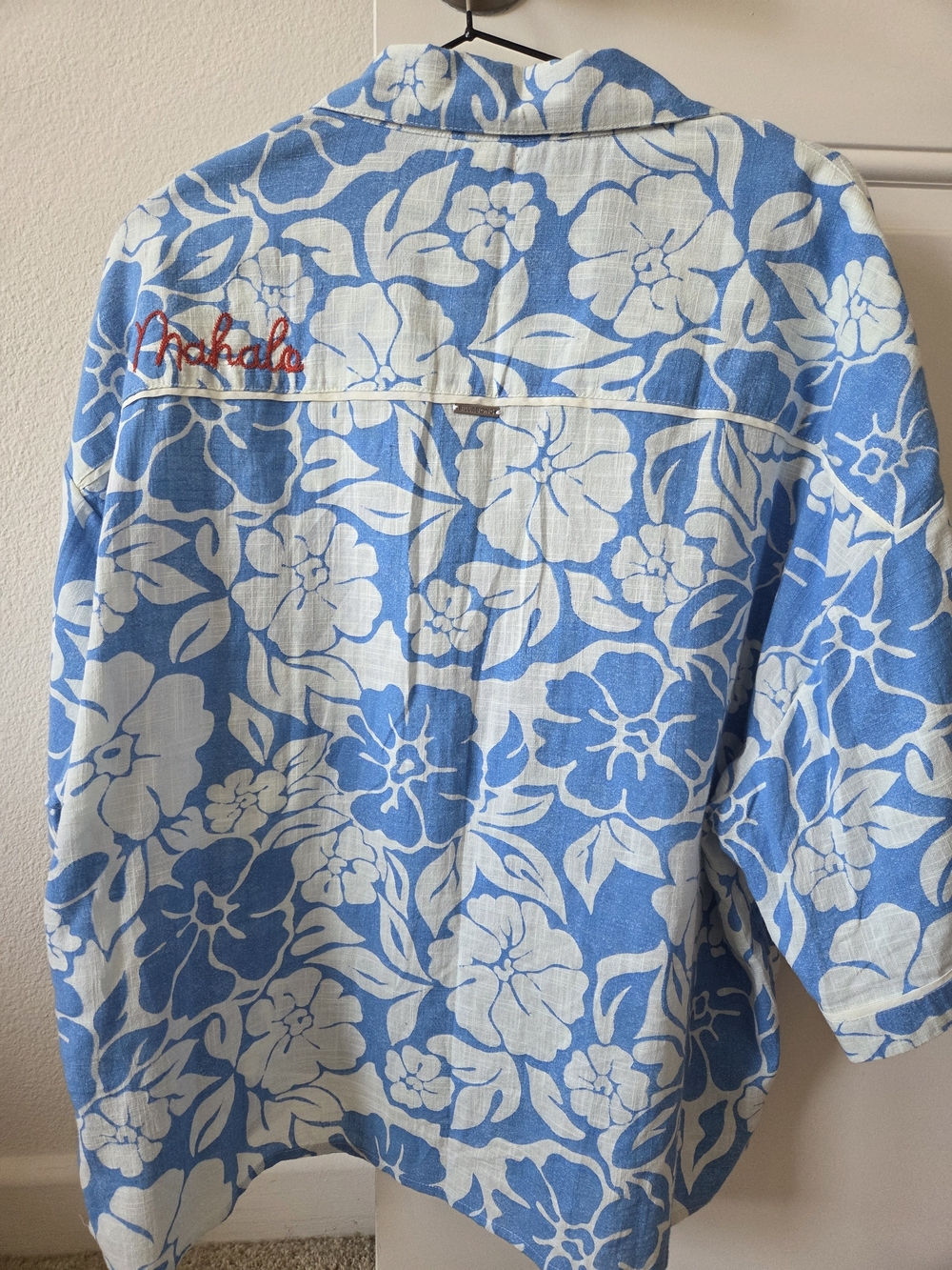 Billabong Blue and White Floral Camp Shirt - Size L - Picture 2 of 4